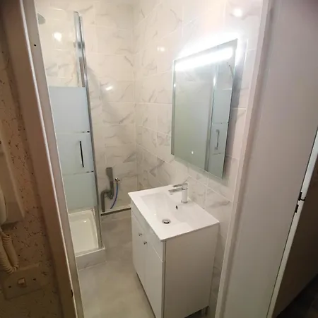 Bien Equipe Proche Des Thermes Apartmán